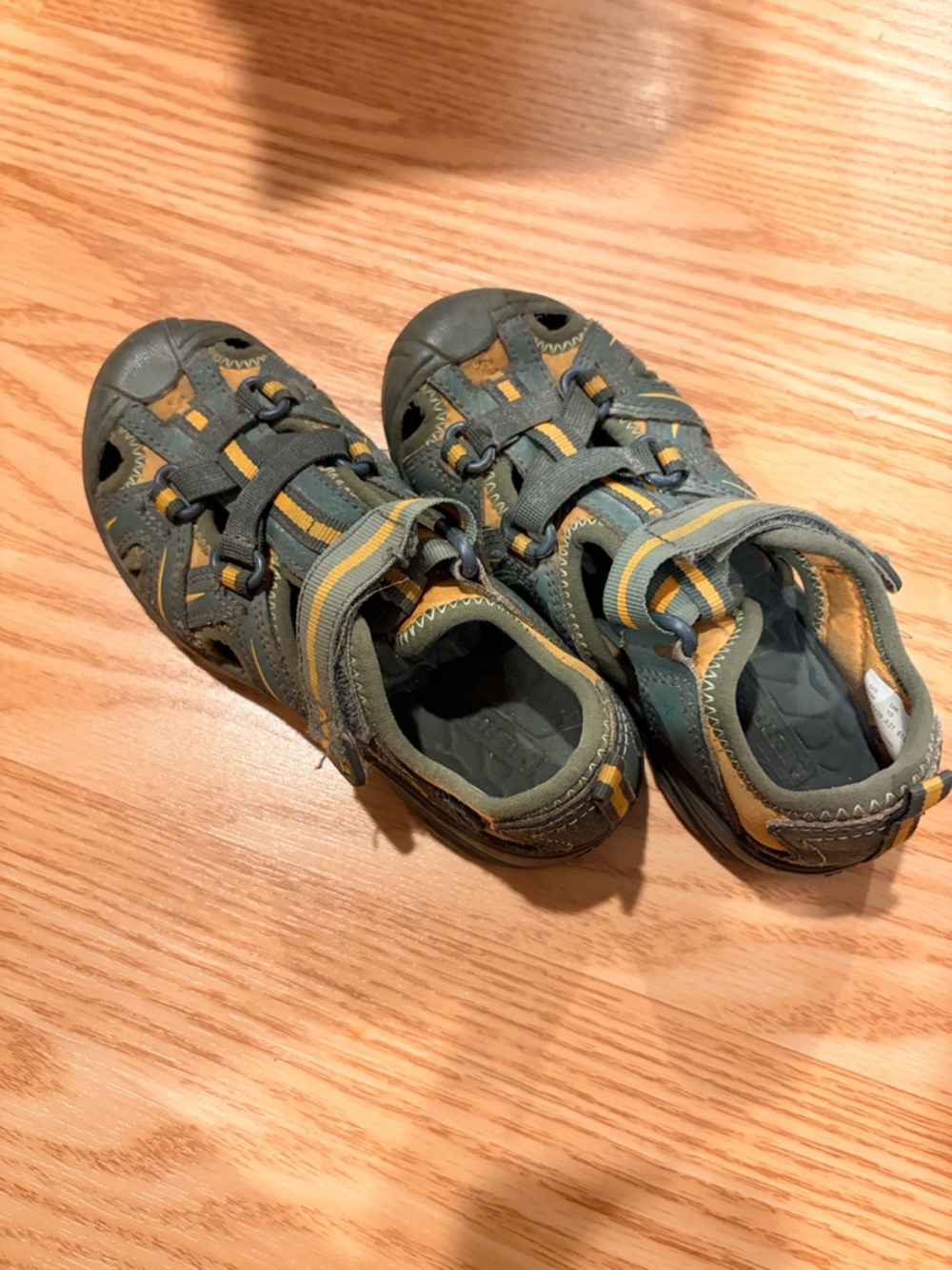 Merrell Kids Closed-Toe Adventure Sandals in Olive Green and Yellow Accents